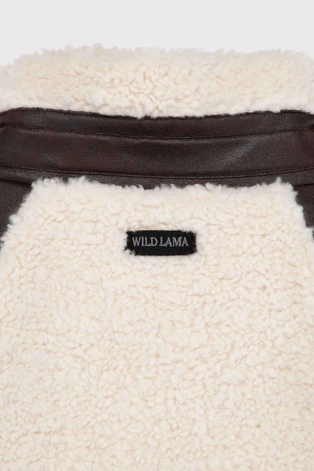 Chaqueta Loy Reciclada Café Mujer - Image 13