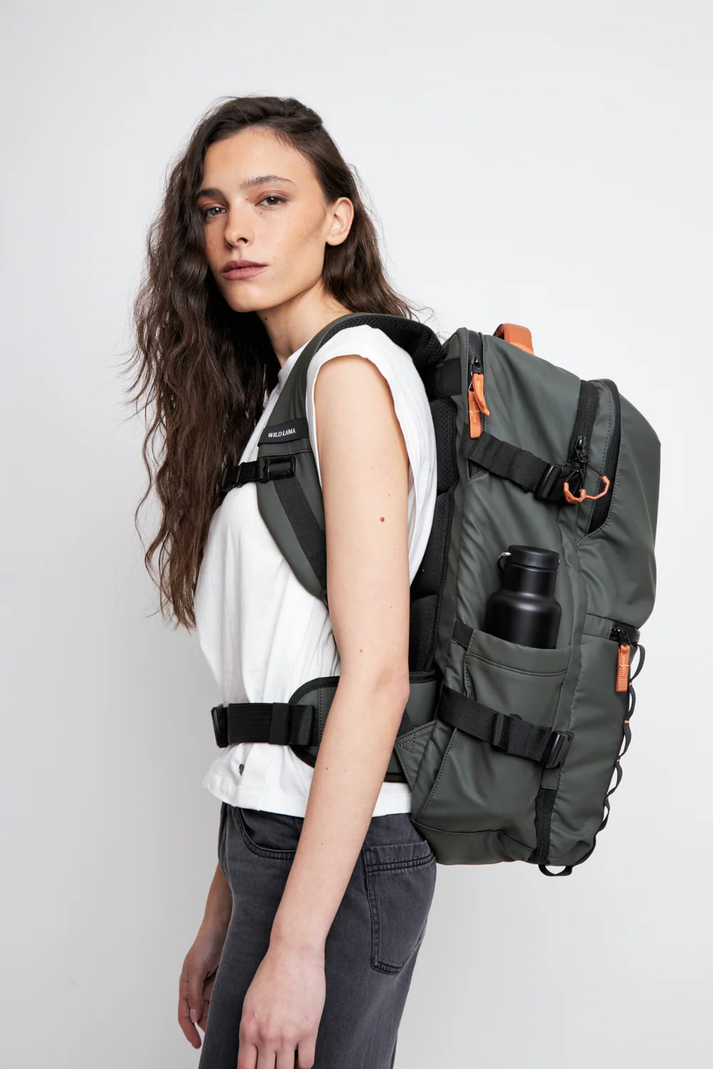 Mochila Travel Baku L Reciclada Verde 44L. - Image 10