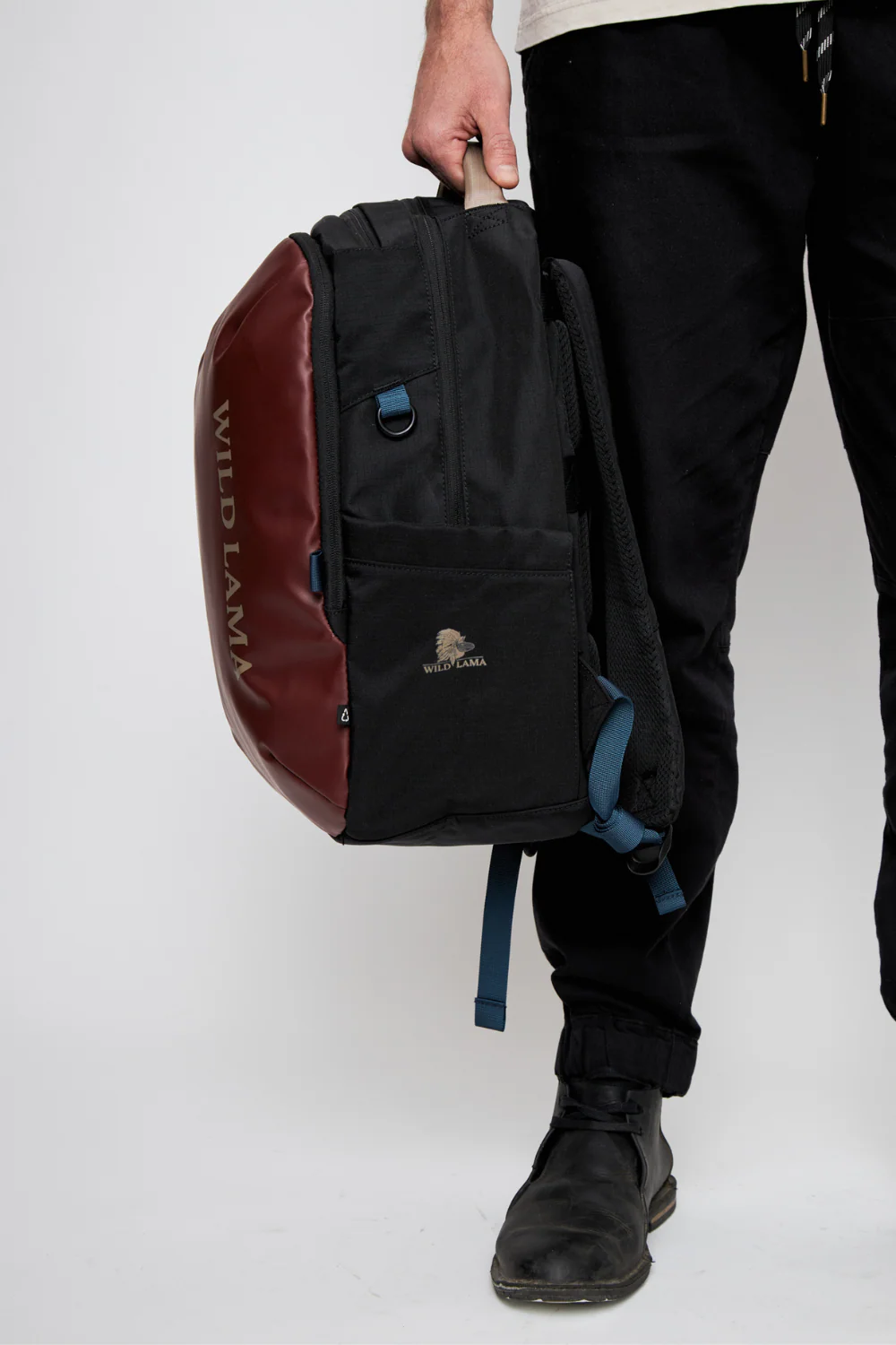Mochila Travel Nala M Reciclada Burdeo 32L. - Image 17