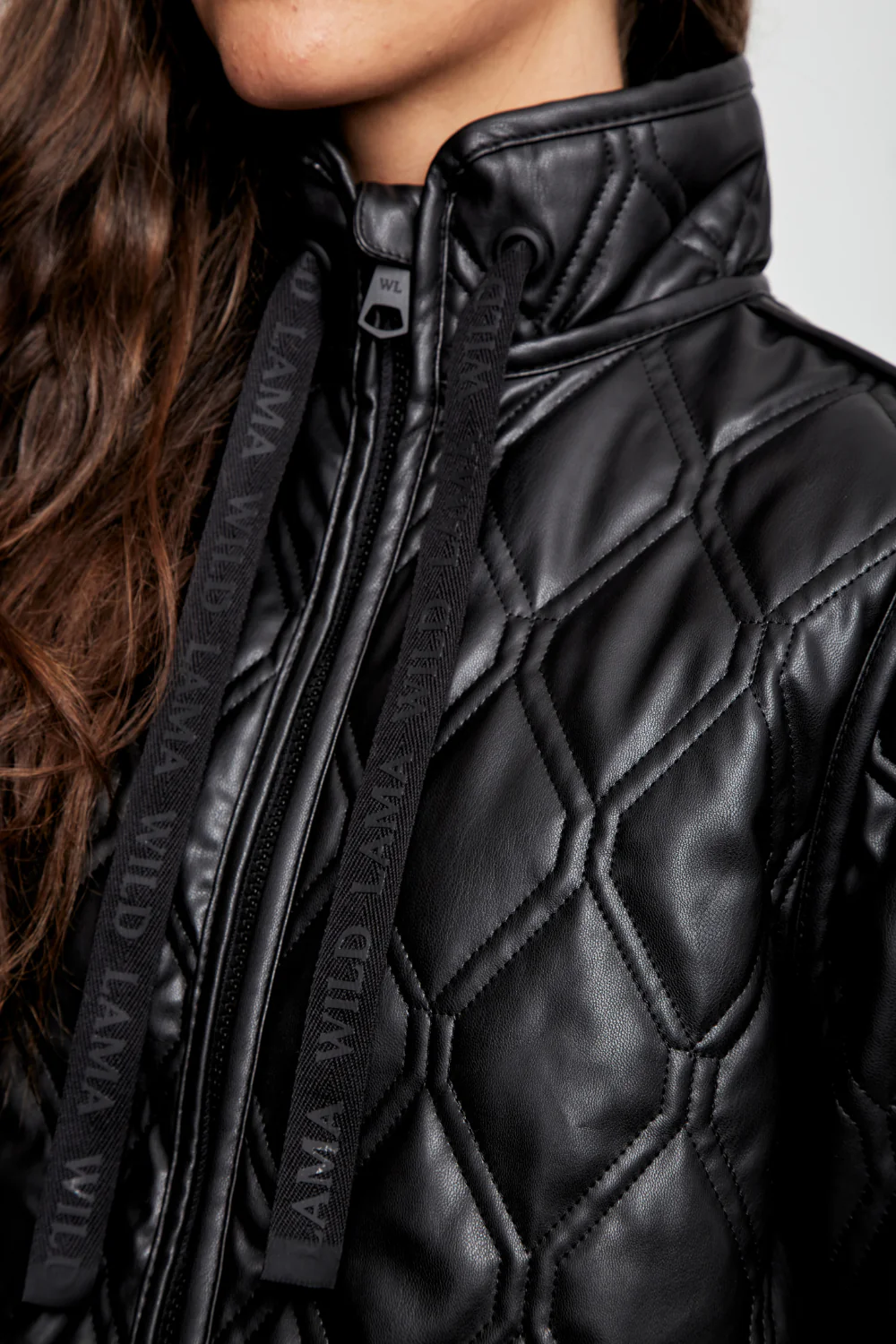 Parka Nita PU Reciclada Negro Mujer - Image 6