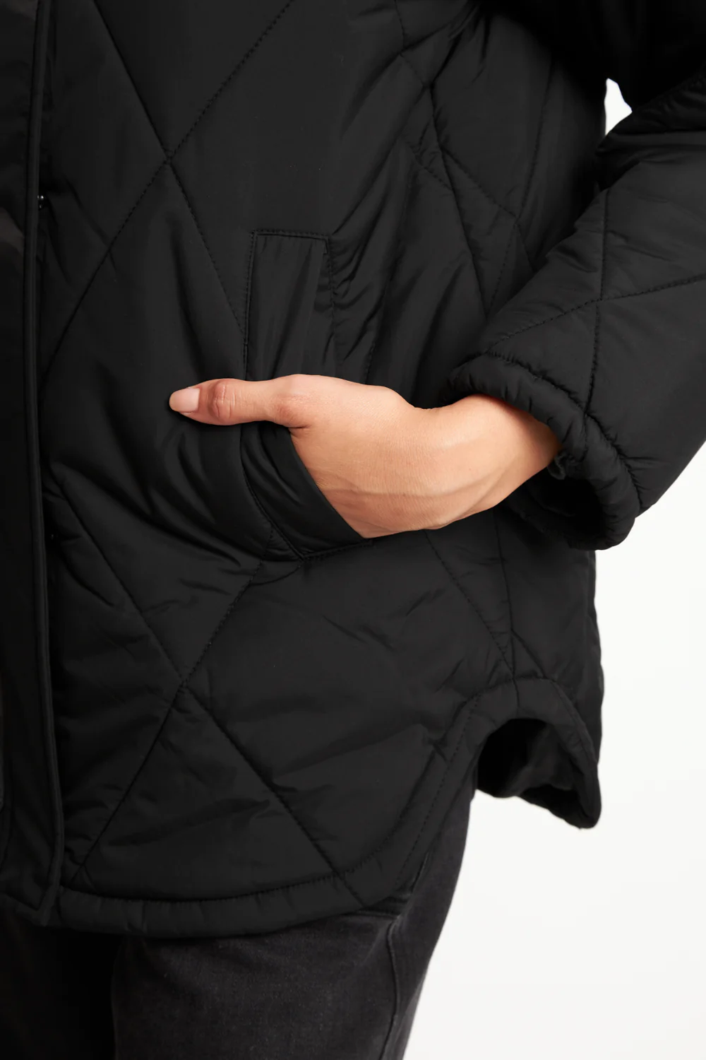 Parka Oni Reciclada Negra Mujer - Image 8