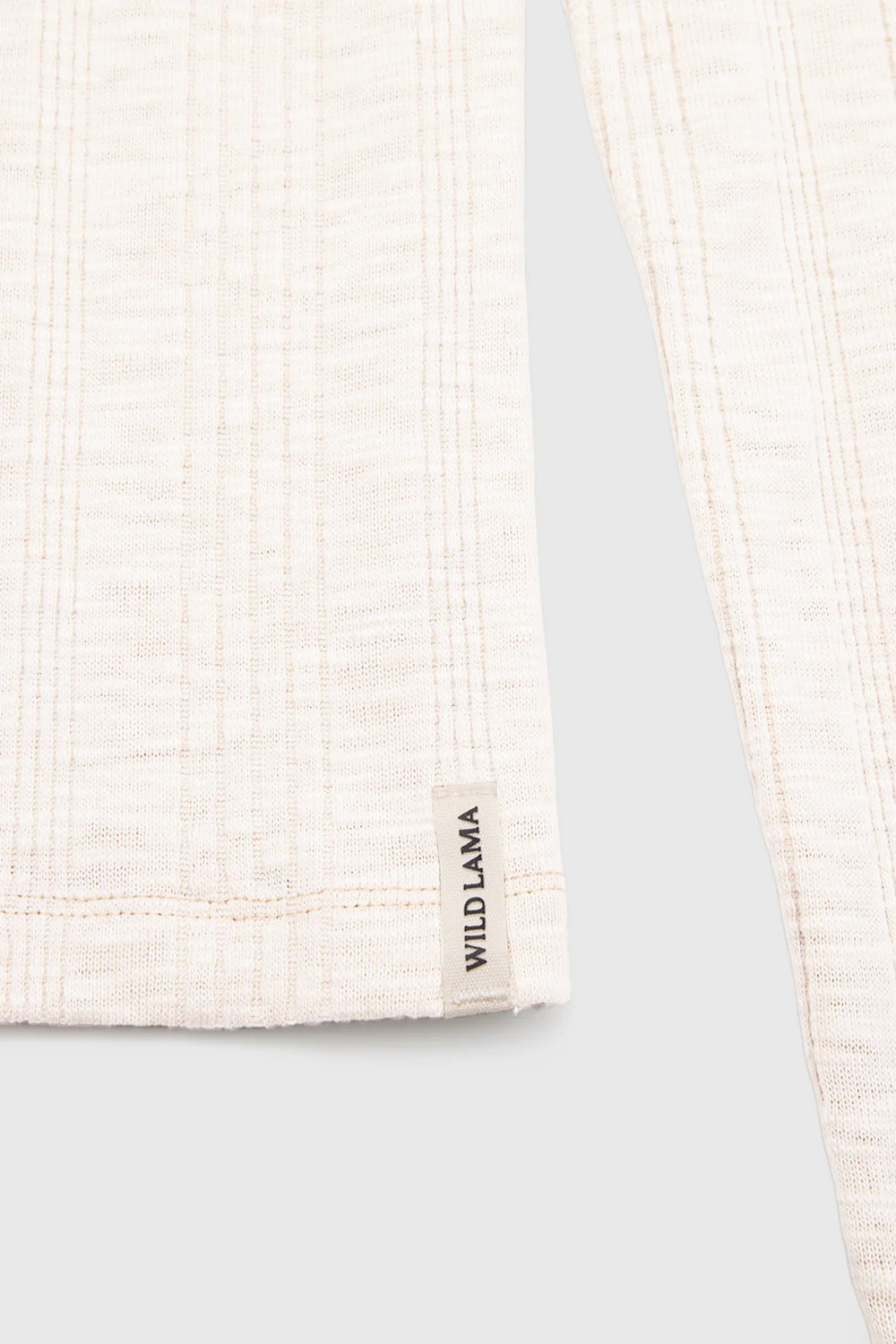 Polera Pampa Reciclada Beige Mujer - Image 10